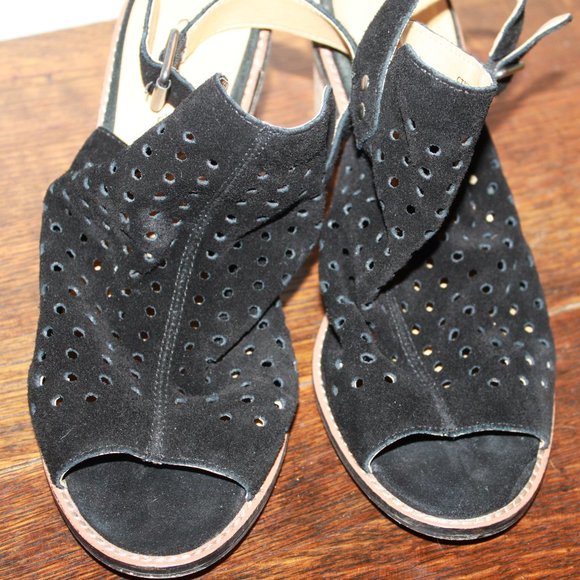 SALE: Chinese Laundry Black Velvet Heels Decorative Top w/ Ankle Strap Size 8.5 - Picture 2 of 7